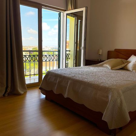 Lolik Villa Sobreda ภายนอก รูปภาพ