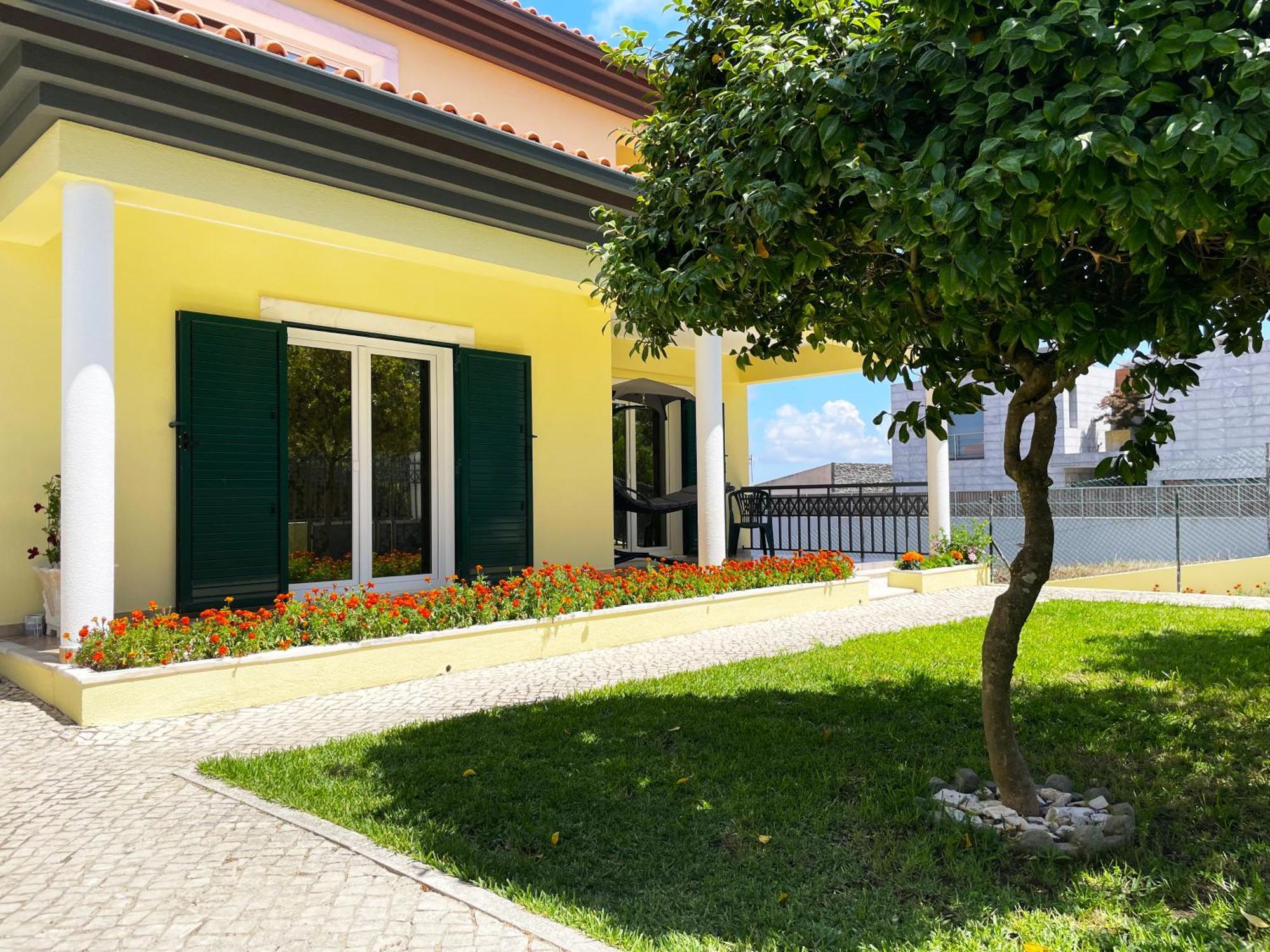 Lolik Villa Sobreda ภายนอก รูปภาพ