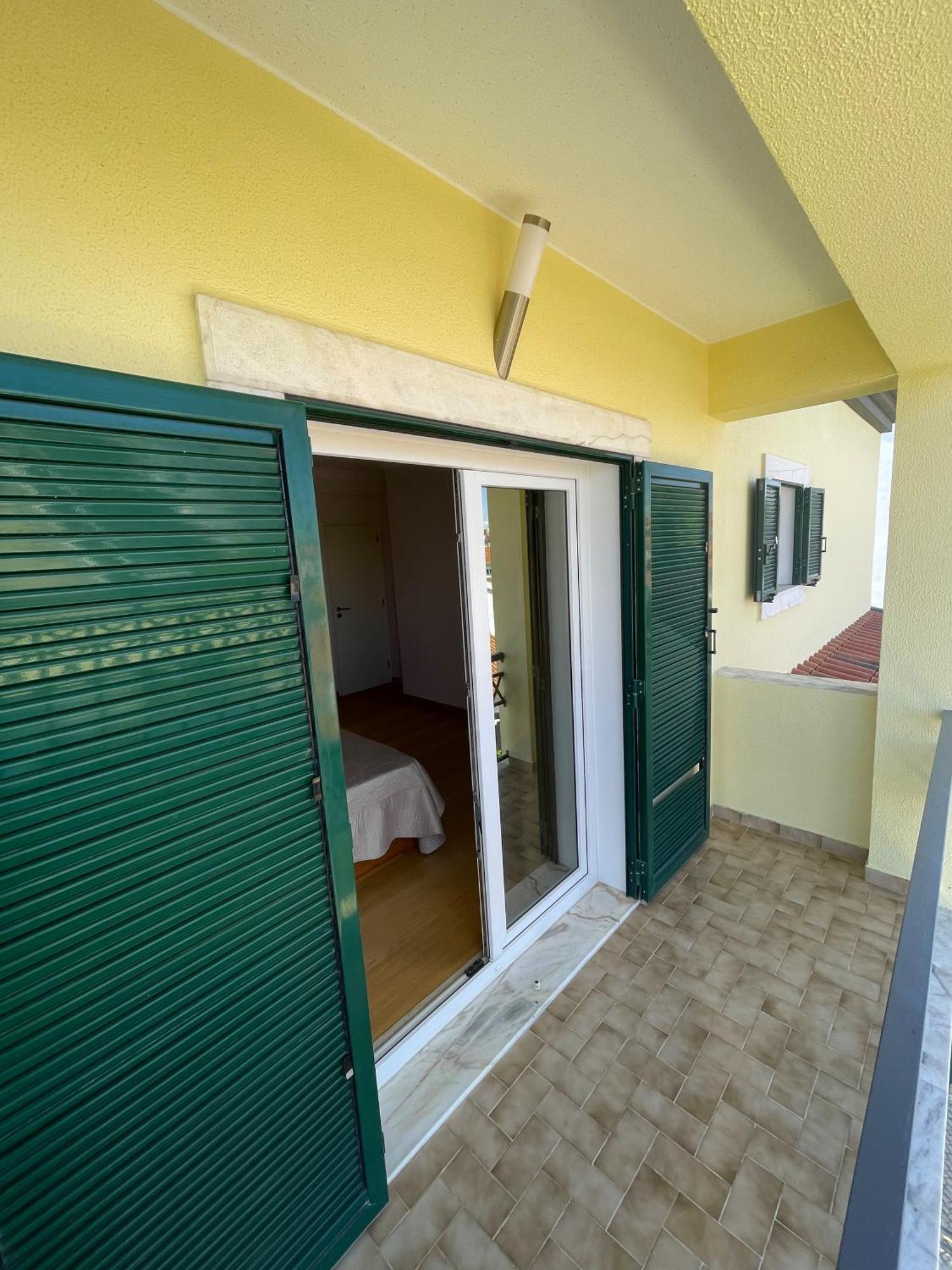 Lolik Villa Sobreda ภายนอก รูปภาพ